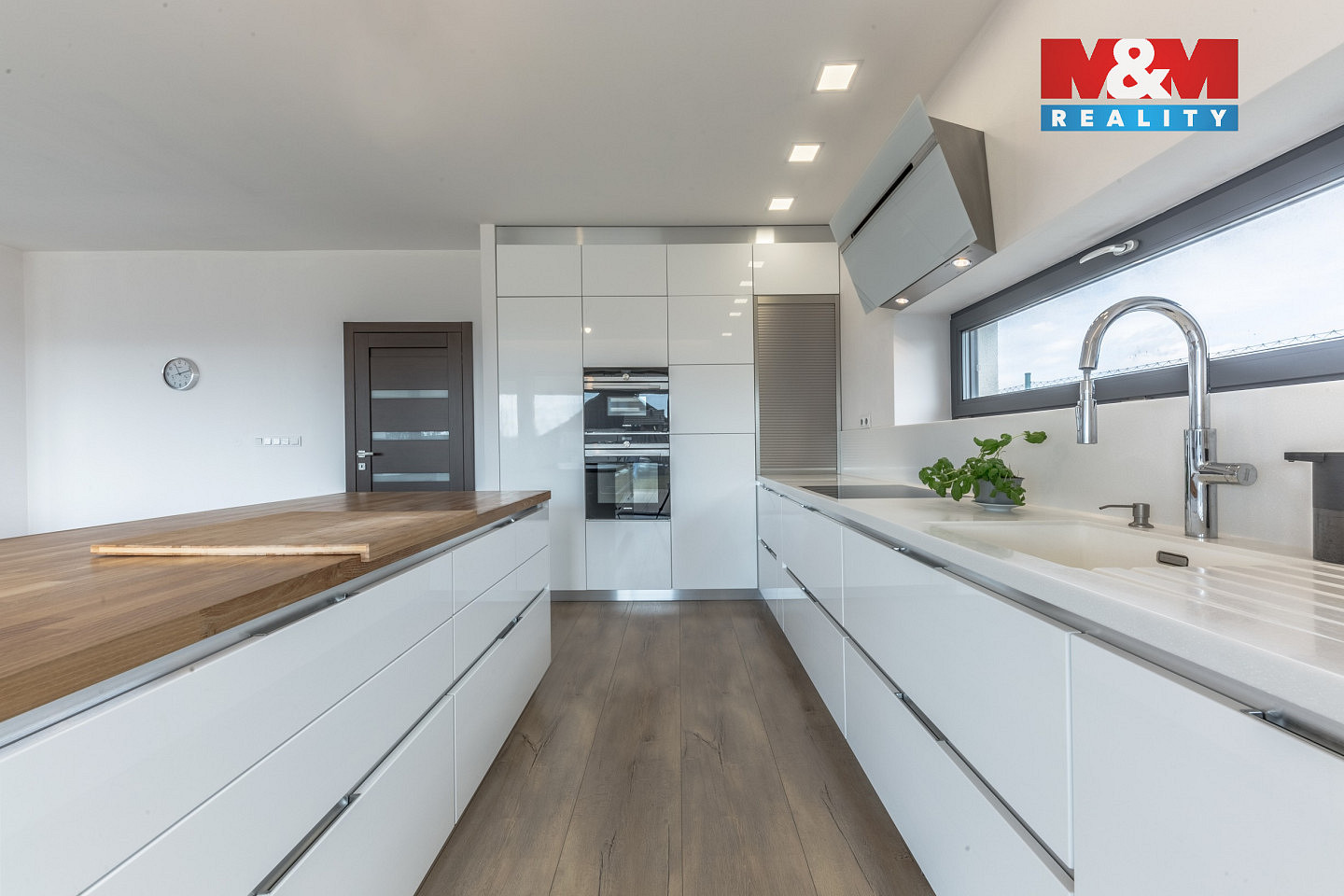 Prodej domu 178 m² s pozemkem 458 m² — photo 2