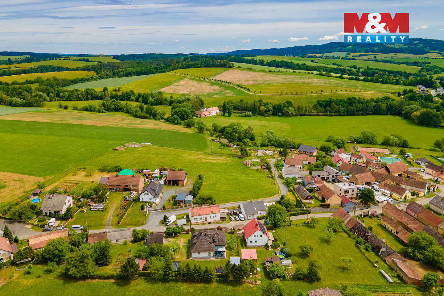 Prodej stavebního pozemku 907 m² – pohled 5