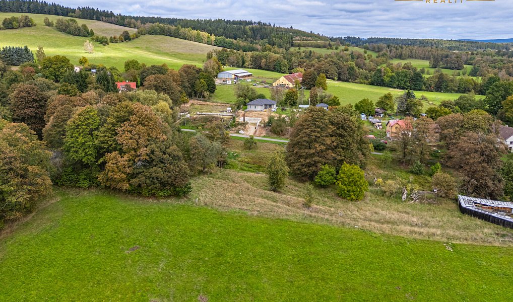 Prodej stavebního pozemku 3 300 m², Dolní Nivy – náhled fotky 2