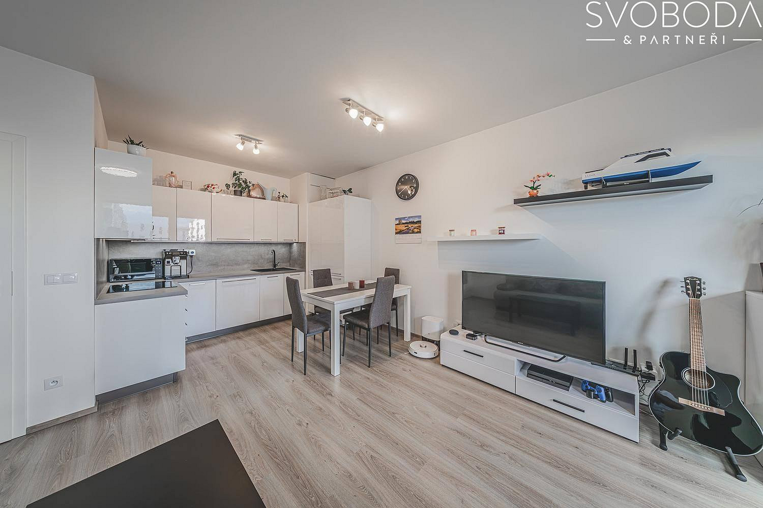 Pronájem bytu 2+kk 49 m² – fotografie 2