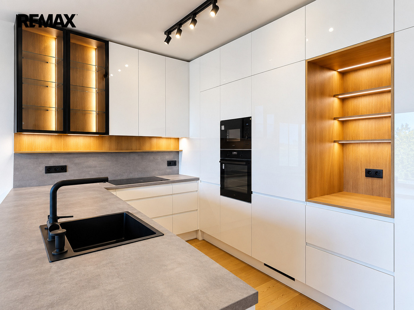 Pronájem bytu 4+kk 129 m² – fotografie 5