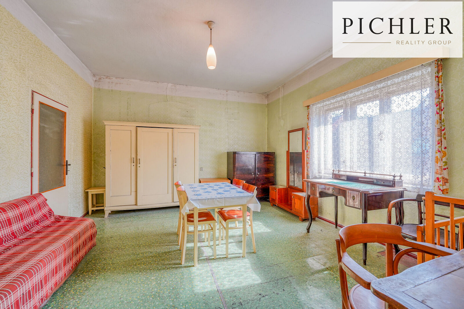Prodej domu 265 m² s pozemkem 884 m² – fotografie 2