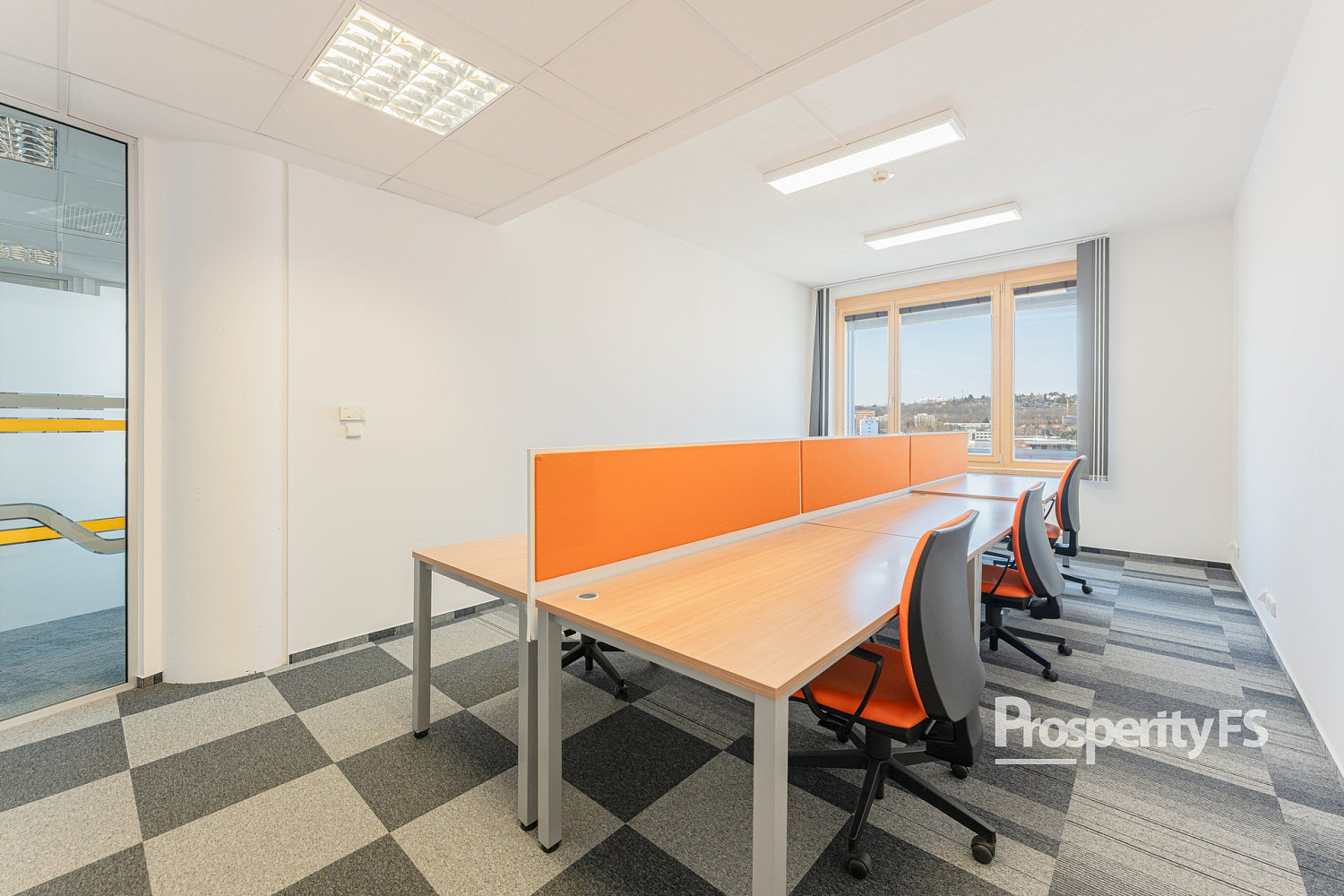 Pronájem kanceláře 28 m² — photo 2