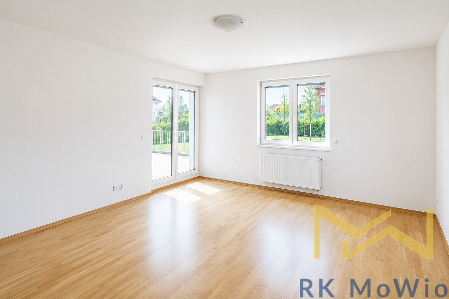 Pronájem domu 350 m² s pozemkem 1 000 m² – fotografie 2