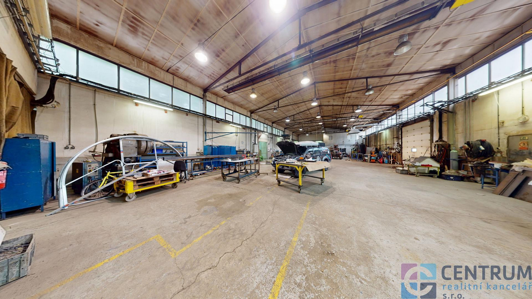 Pronájem výrobních prostor 611 m²