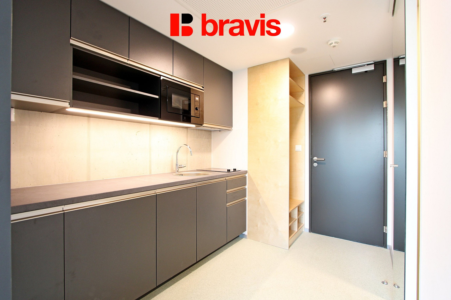 Pronájem bytu 1+kk 24 m² — photo 2