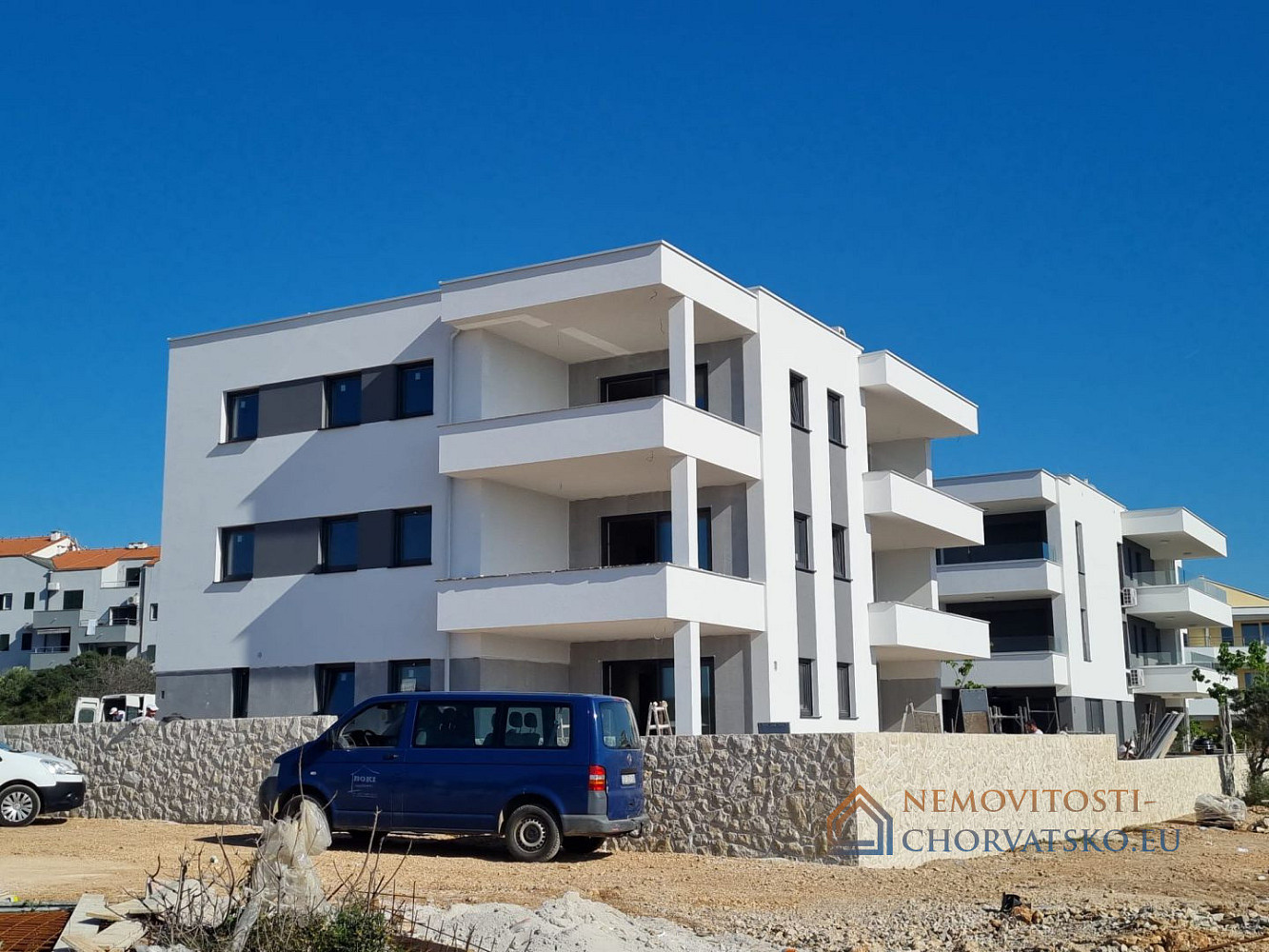 Prodej bytu 2+kk 80 m² – pohled 2