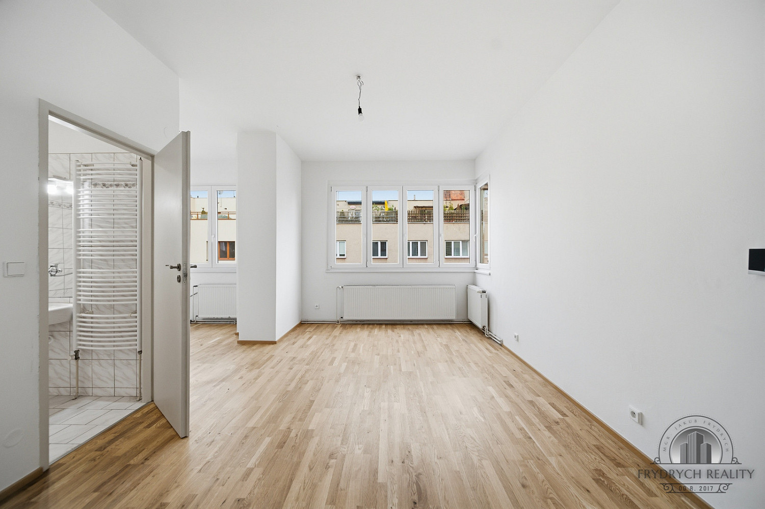 Prodej bytu 2+1 72 m² – pohled 2
