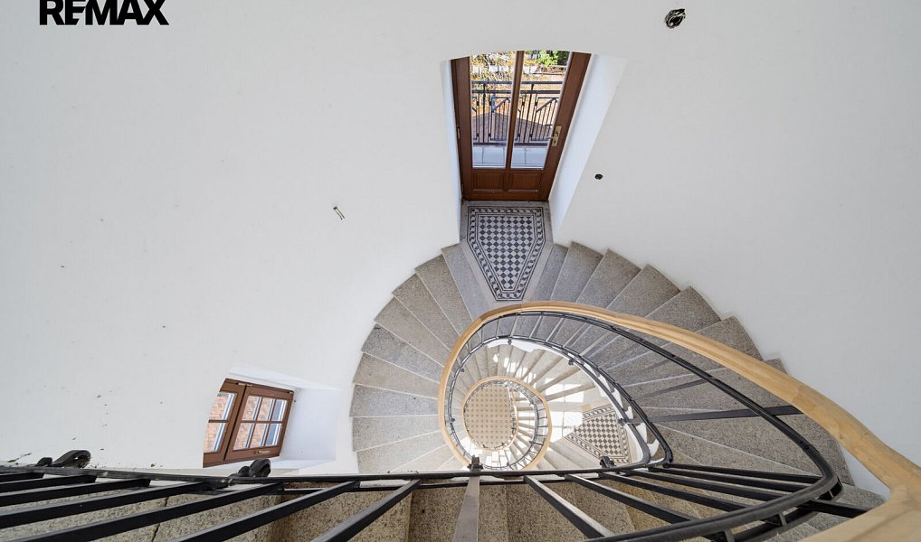 Prodej ubytovacího objektu 1 500 m², Karlovy Vary – náhled fotky 32