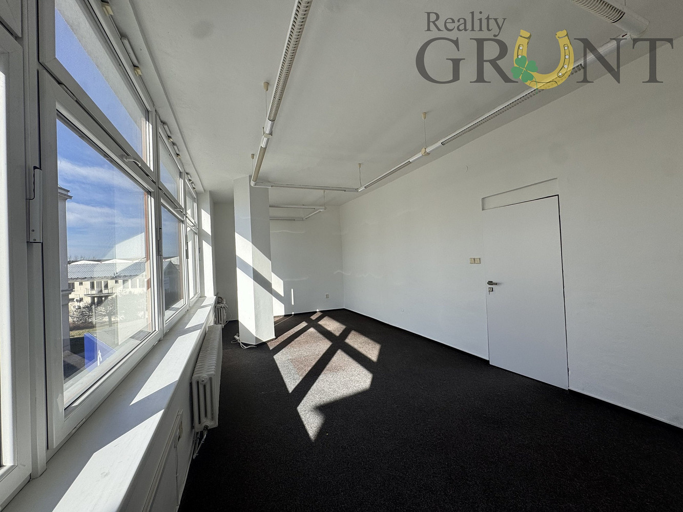 Pronájem obchodních prostor 36 m² – fotografie 4