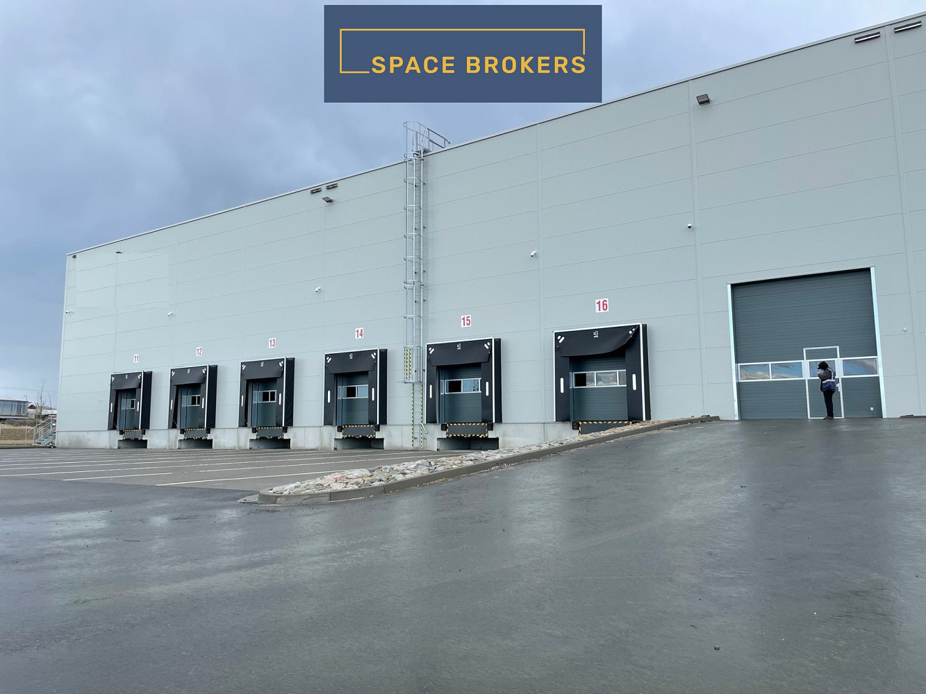Pronájem skladovacích prostor 2 203 m²