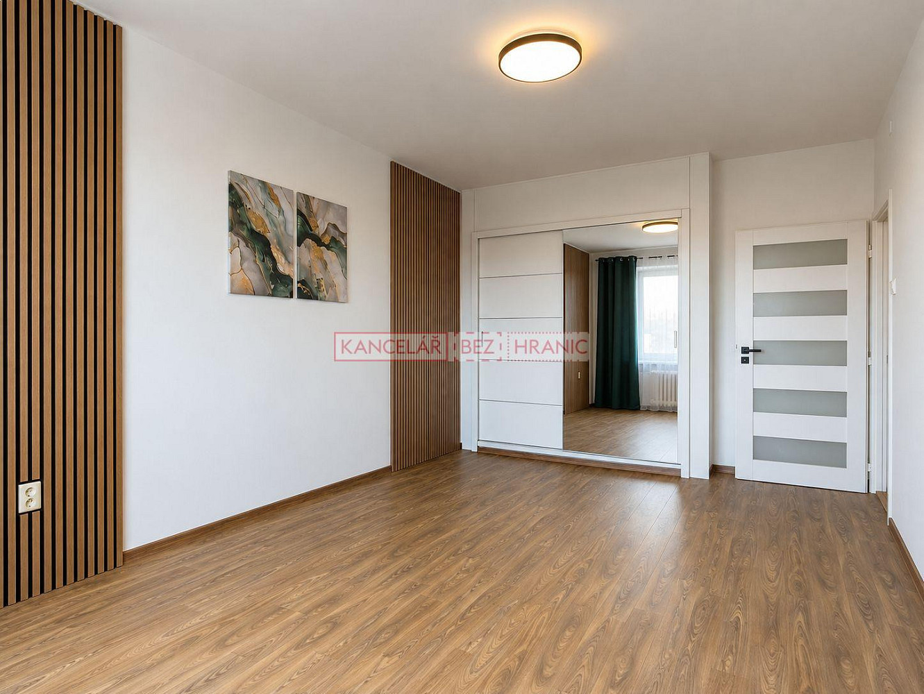 Pronájem bytu 1+kk 35 m² – fotografie 3