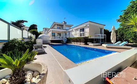 Prodej domu 438 m² s pozemkem 790 m², Torrevieja, Španělsko