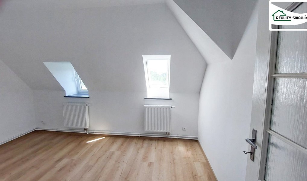 Pronájem bytu 3+1 54 m², Plesná – náhled fotky 2