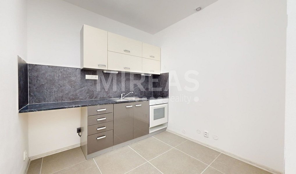 Pronájem kanceláře 20 m², Milovice – náhled fotky 7
