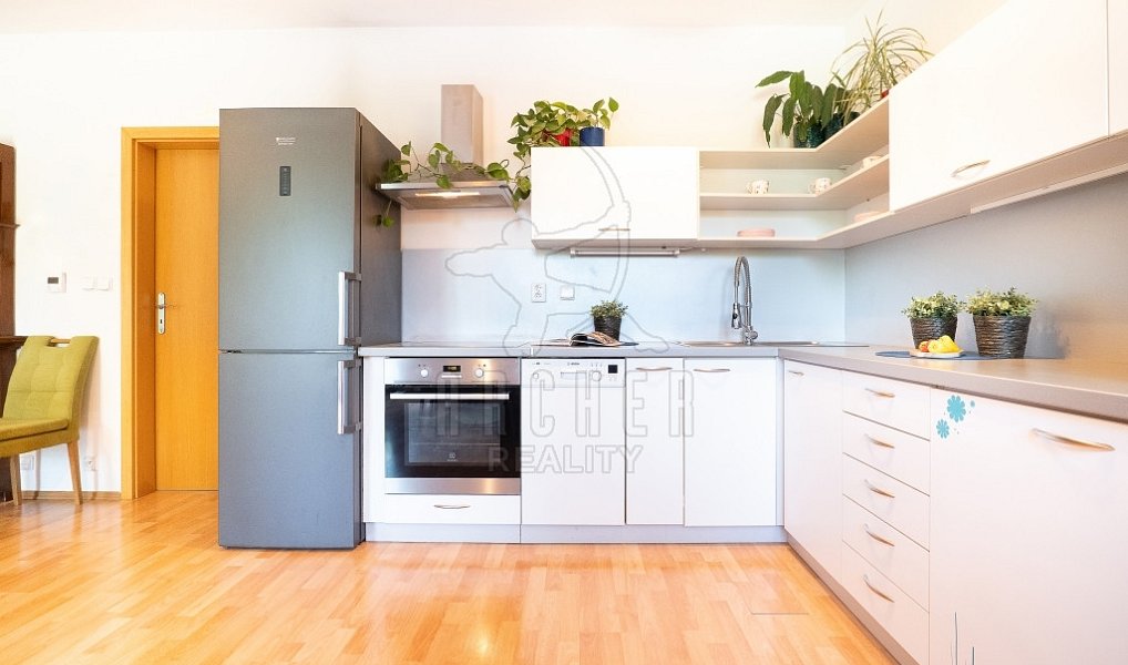 Prodej domu 130 m² s pozemkem 261 m², Jesenice – náhled fotky 3