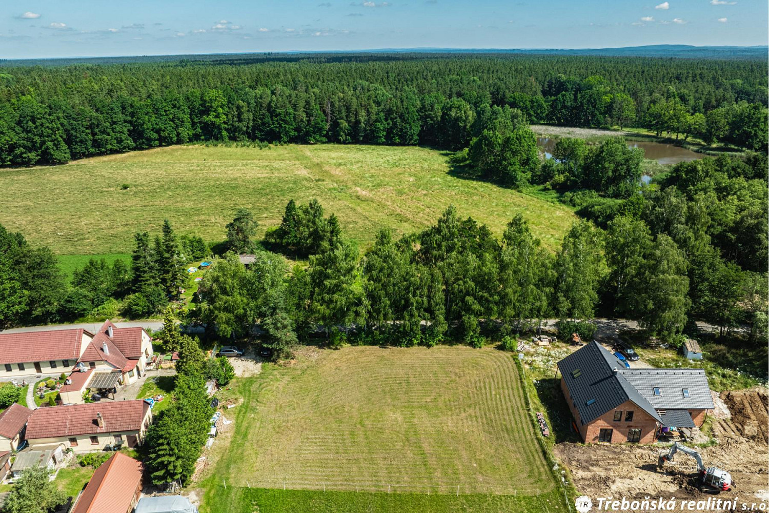 Prodej stavebního pozemku 1 500 m² – fotografie 2
