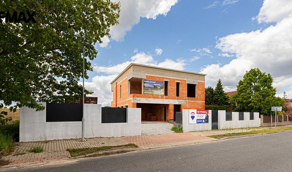 Prodej domu 334 m² s pozemkem 1 015 m², Průhonice – náhled fotky 3