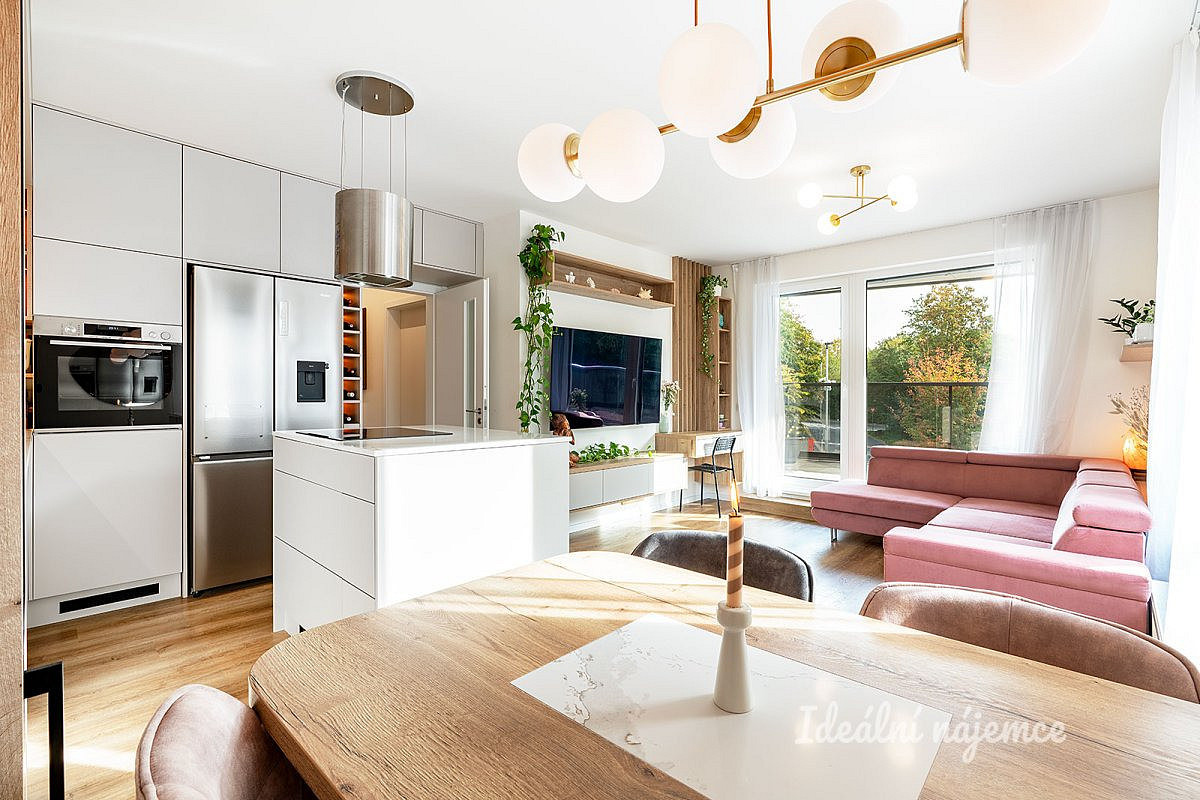 Pronájem bytu 3+kk 70 m²
