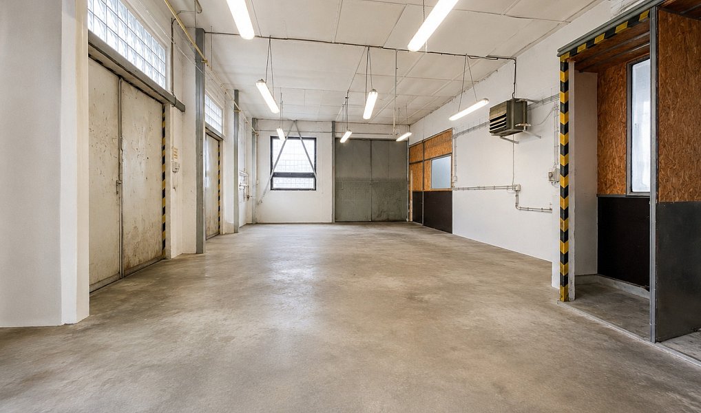 Prodej výrobních prostor 600 m², Pardubice – náhled fotky 3