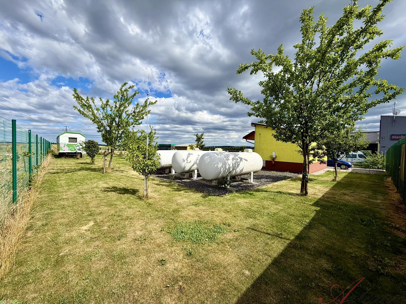 Prodej komerčního pozemku 994 m² — photo 3
