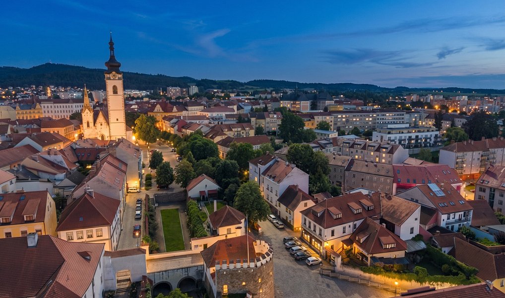 Prodej ubytovacího objektu 370 m², Písek – náhled fotky 2