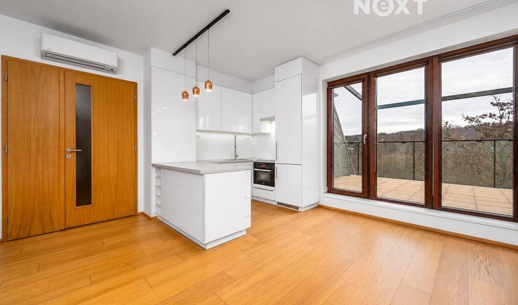 Pronájem bytu 3+kk 98 m², Praha – fotka 1 z 27