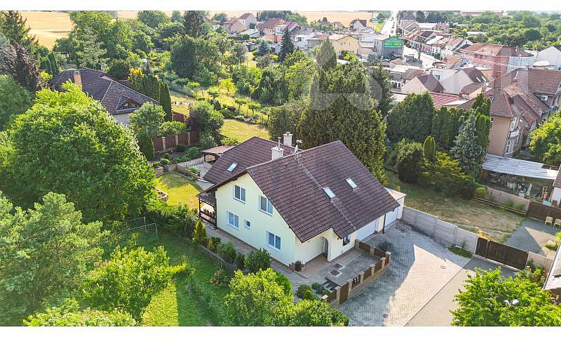 Prodej domu 300 m² s pozemkem 804 m²