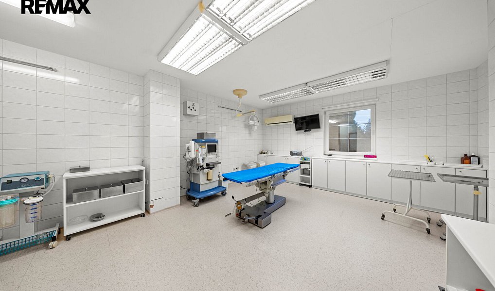 Prodej domu 361 m² s pozemkem 1 042 m², Kolín – náhled fotky 37