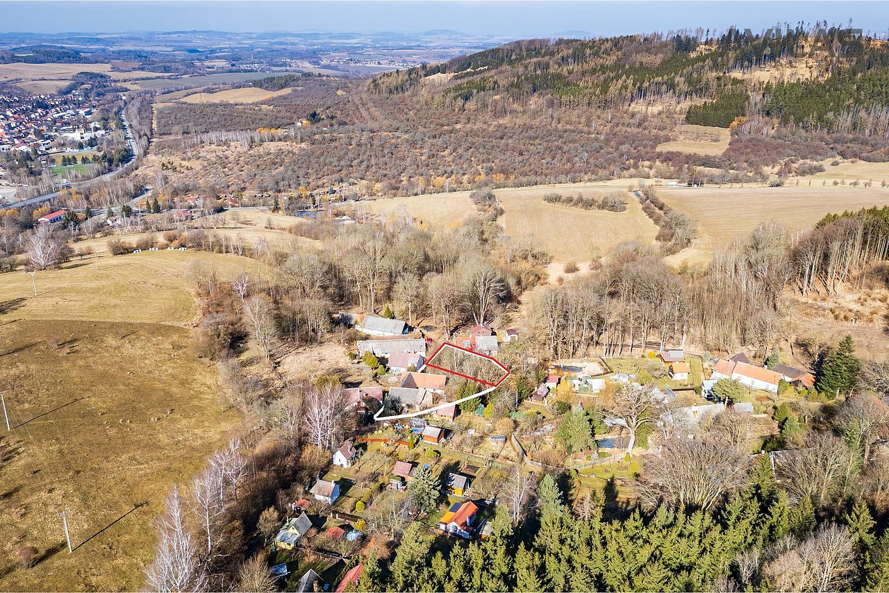 Prodej stavebního pozemku 800 m² – fotografie 2