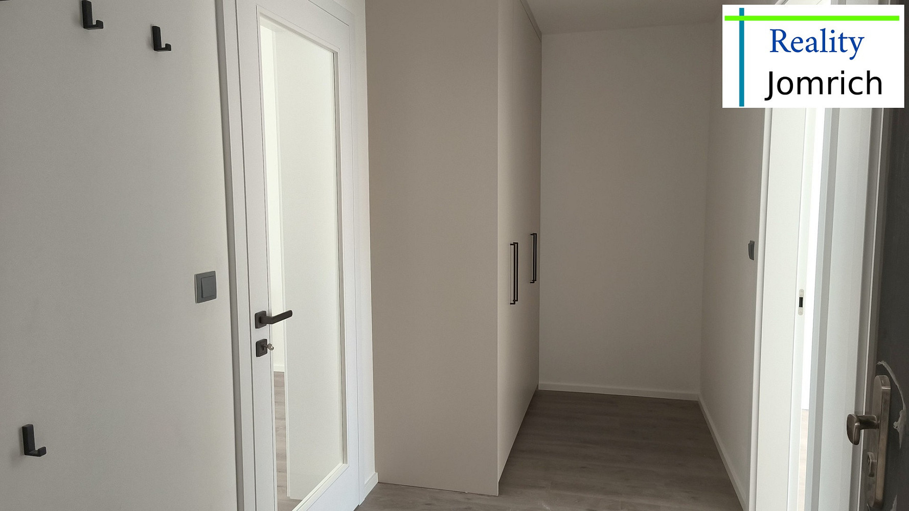 Pronájem bytu 2+kk 51 m² - Widok 3
