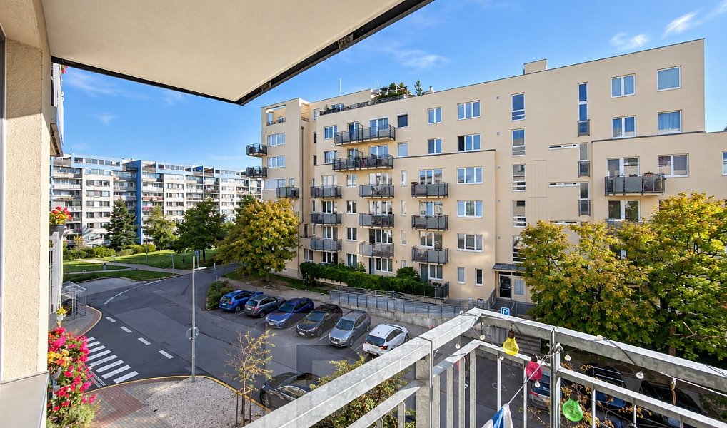 Pronájem bytu 1+kk 35 m², Praha – náhled fotky 9