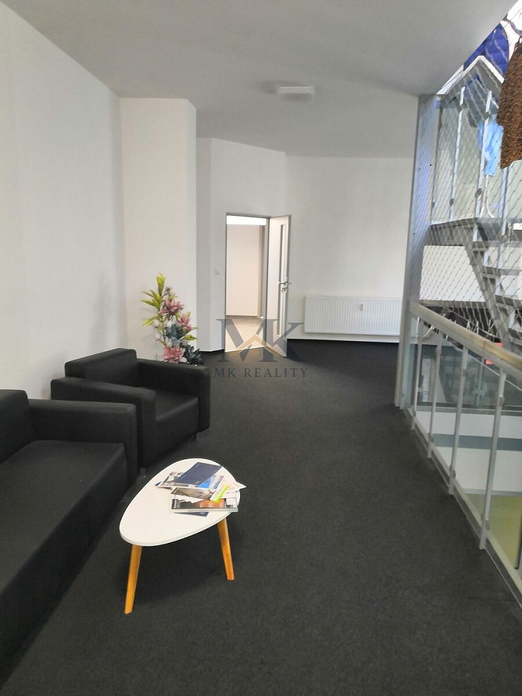 Pronájem kanceláře 70 m² – fotografie 2