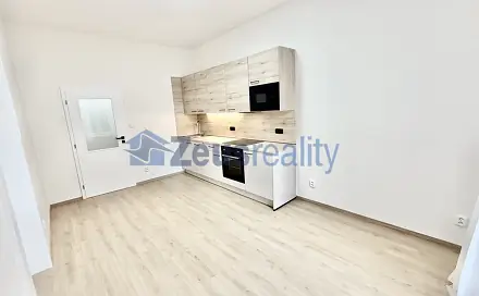 Pronájem bytu 2+kk 42 m², Českomoravská, Praha 9 - Vysočany