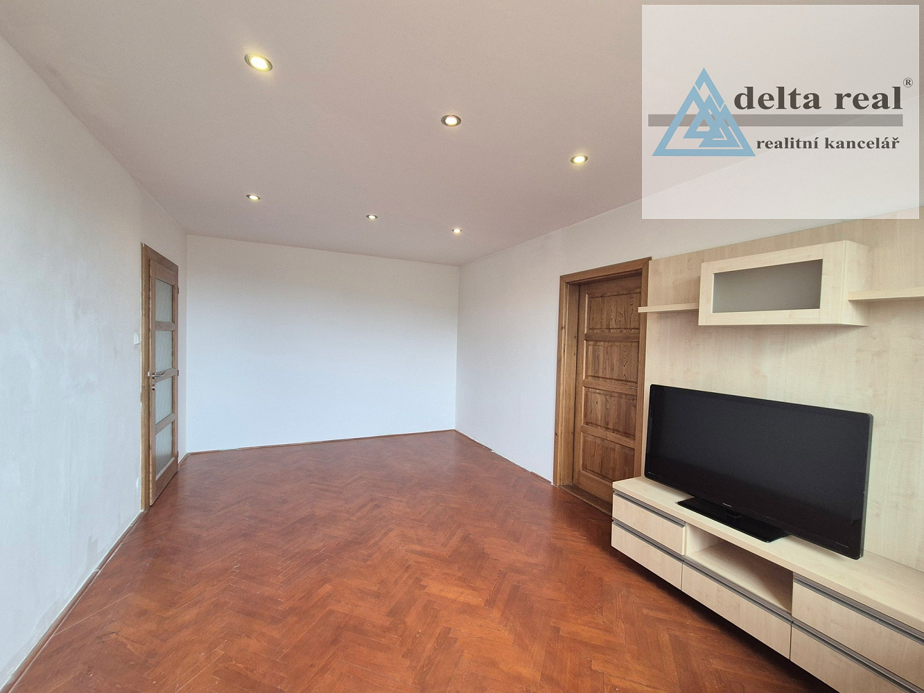 Pronájem bytu 2+1 52 m² – fotografie 2