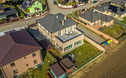 Prodej domu 320 m² s pozemkem 587 m², Nedvědova, Líbeznice, okres Praha-východ