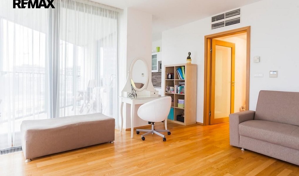 Prodej bytu 1+kk 38 m², Praha – náhled fotky 11