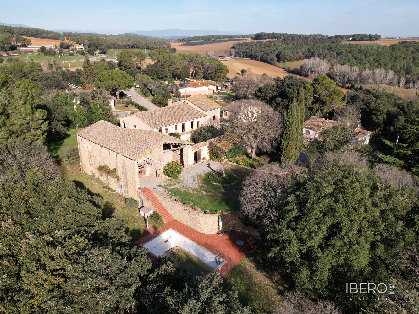 Prodej domu 714 m² s pozemkem 10 000 m²