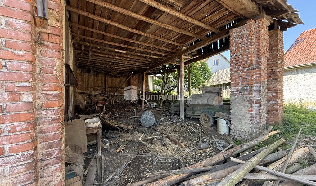Prodej stavebního pozemku 1 665 m², Výrov – náhled fotky 4