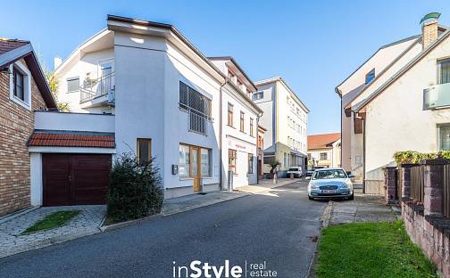 Pronájem bytu 1+kk 36 m², Sloupského, Uherské Hradiště