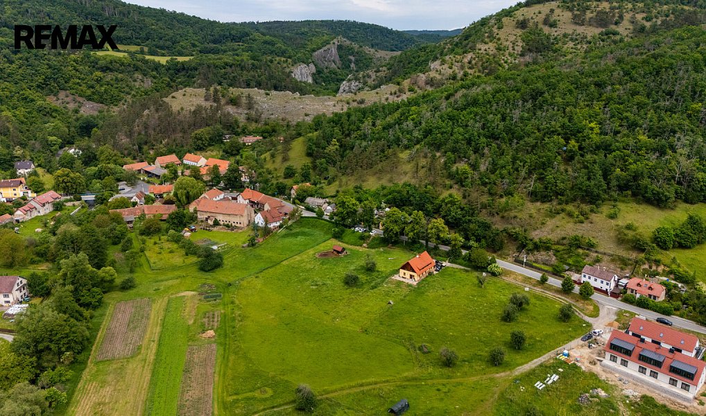 Prodej stavebního pozemku 2 004 m², Beroun – náhled fotky 16