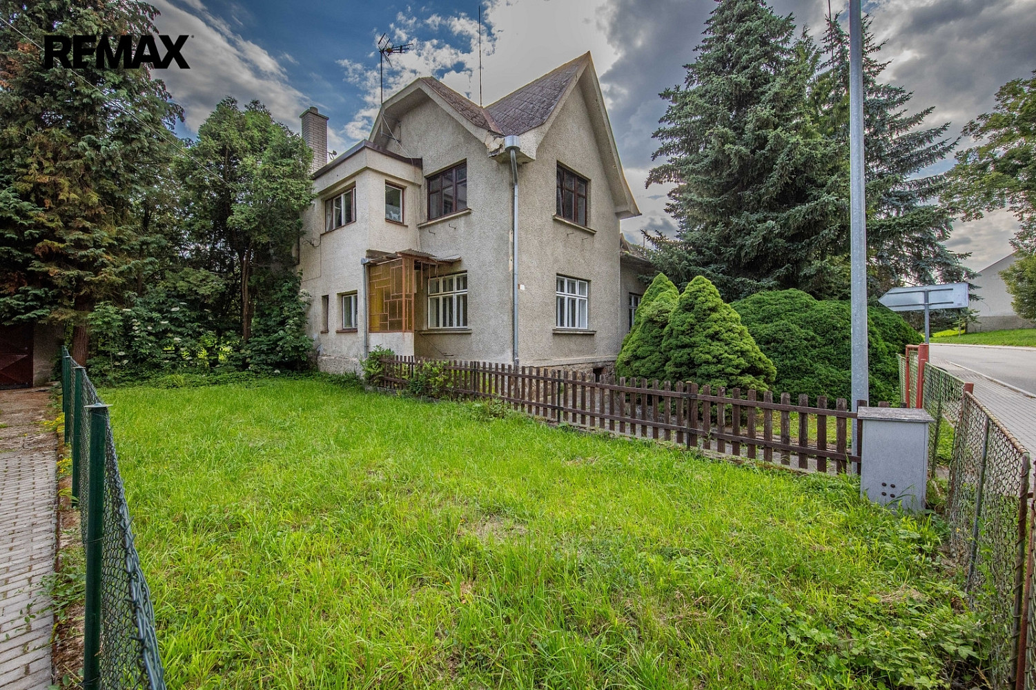 Prodej domu 231 m² s pozemkem 1 714 m²