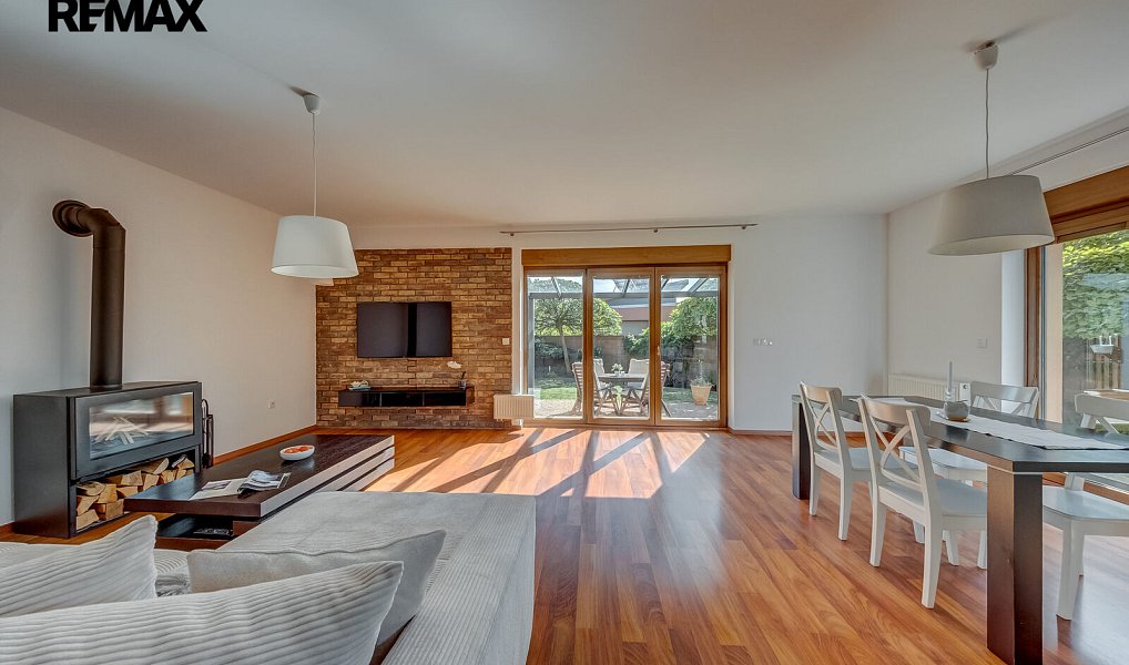 Prodej domu 135 m² s pozemkem 374 m², Rudná – náhled fotky 9