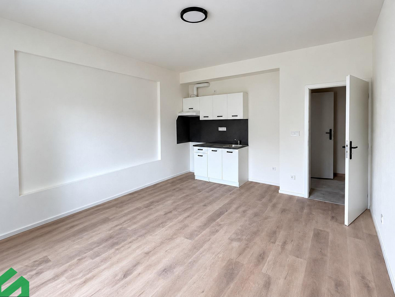 Pronájem bytu 1+kk 28 m²