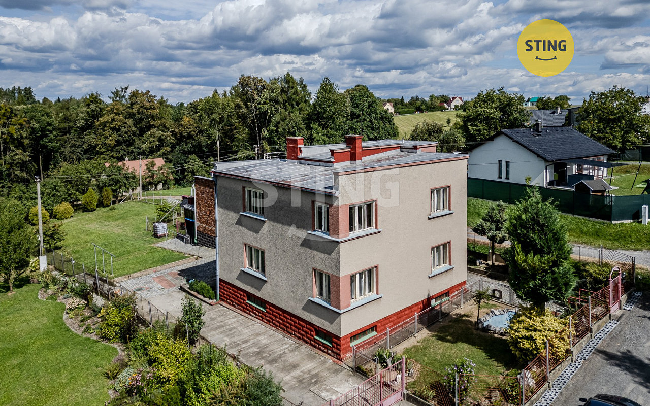 Prodej domu 180 m² s pozemkem 1 439 m²