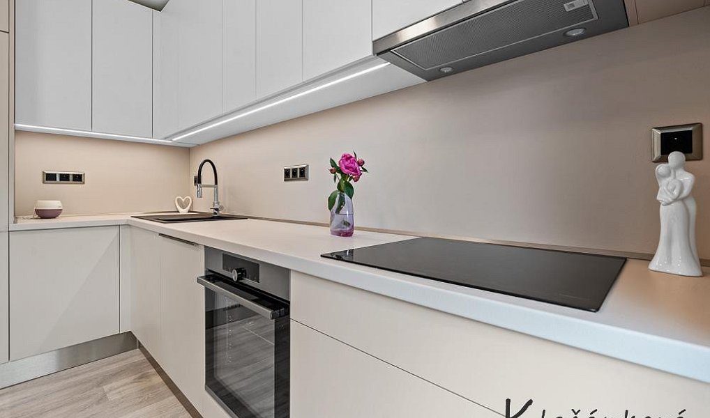 Prodej bytu 1+kk 32 m², Zlín – náhled fotky 2