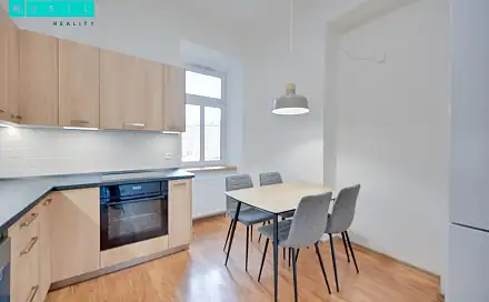 Pronájem bytu 3+1 94 m², Komenského, Olomouc