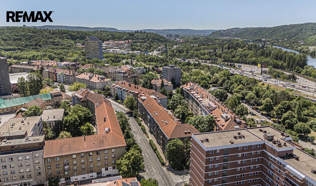 Prodej bytu 4+kk 139 m², Praha – náhled fotky 18