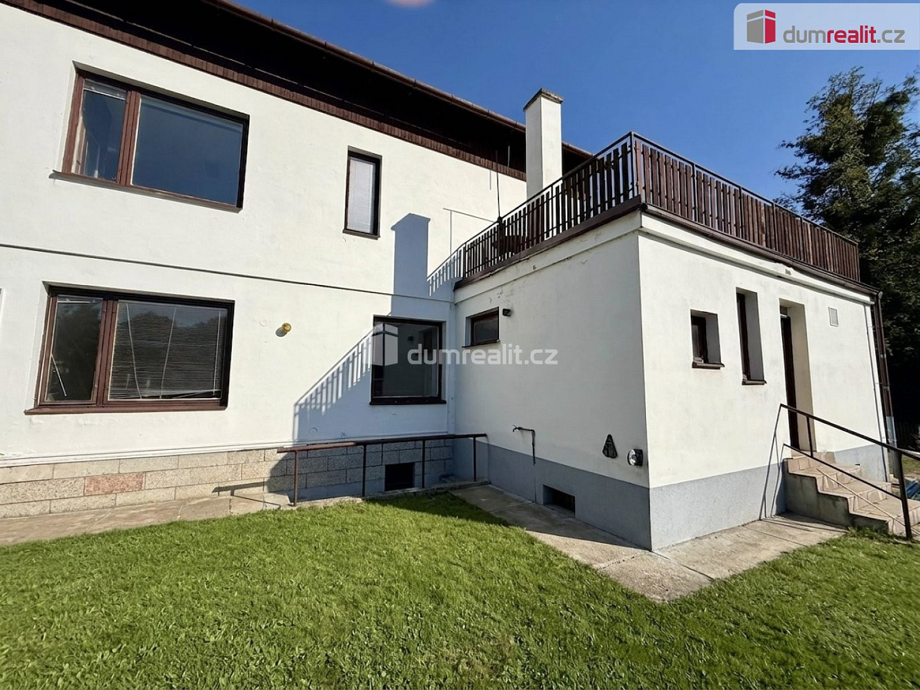 Prodej domu 270 m² s pozemkem 801 m² – fotografie 2
