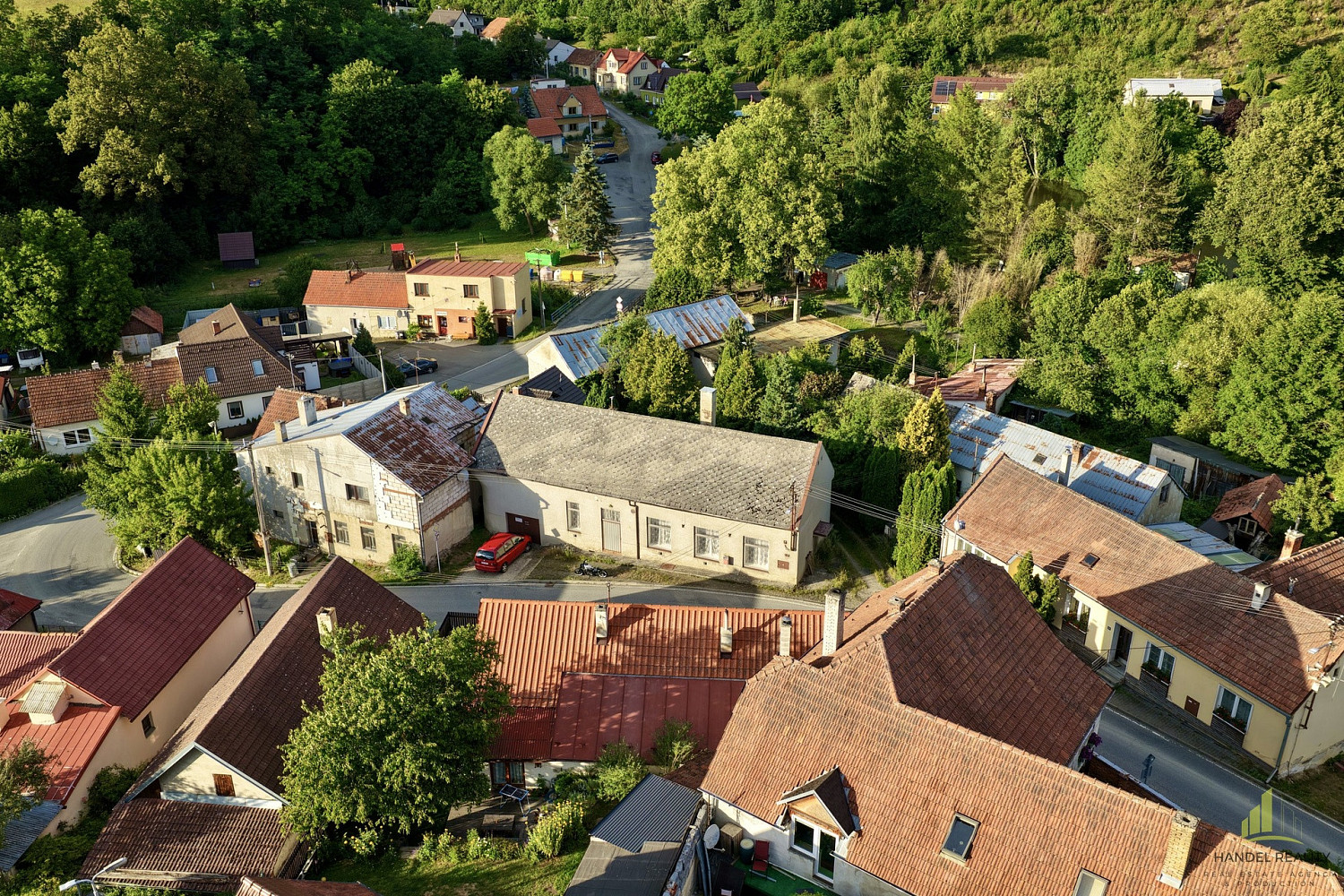 Prodej domu 200 m² s pozemkem 361 m² – fotografie 2